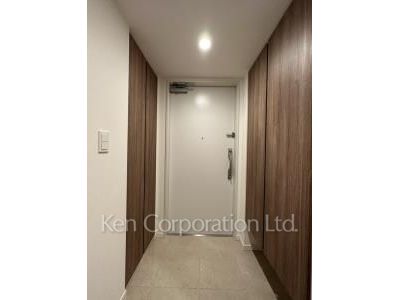 Entrance ※Photo of the same layout on 4 floor. Decoration and fixture may differ.