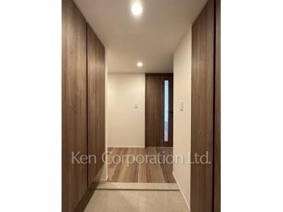 Entrance ※Photo of the same layout on 4 floor. Decoration and fixture may differ.