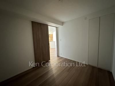 Bedroom ※Photo of the same layout on 4 floor. Decoration and fixture may differ.