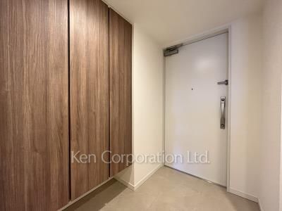 Entrance ※Photo of the same layout on 4 floor. Decoration and fixture may differ.