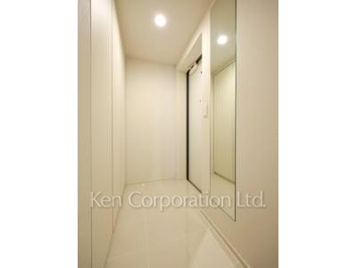 Entrance ※Photo of the same layout on 6 floor. Decoration and fixture may differ.