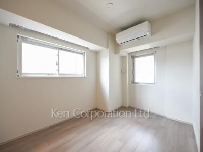 Bedroom ※Photo of the same layout on 6 floor. Decoration and fixture may differ.