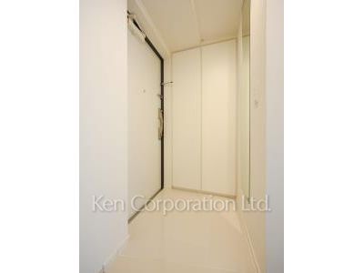 Entrance ※Photo of the same layout on 3 floor. Decoration and fixture may differ.