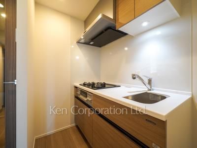 Kitchen ※Photo of the same layout on 12 floor. Decoration and fixture may differ.