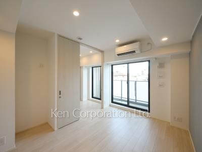 Living-Dining ※Photo of the same layout on 4 floor. Decoration and fixture may differ.