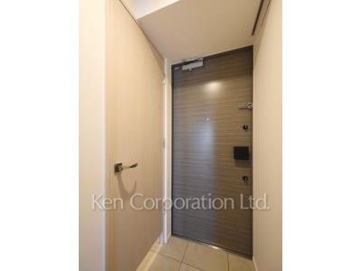Entrance ※Photo of the same layout on 4 floor. Decoration and fixture may differ.