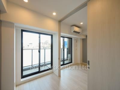 Bedroom ※Photo of the same layout on 4 floor. Decoration and fixture may differ.