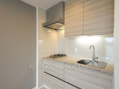 Kitchen ※Photo of the same layout on 4 floor. Decoration and fixture may differ.