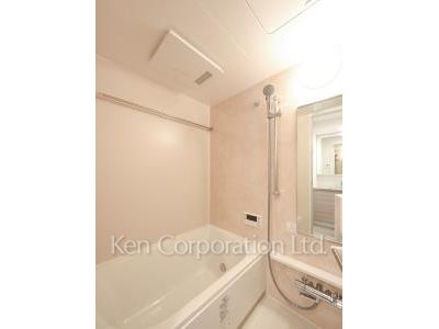 Bath ※Photo of the same layout on 4 floor. Decoration and fixture may differ.
