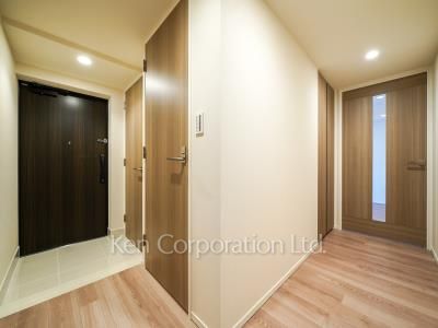 Entrance ※Photo of the same layout on 7 floor. Decoration and fixture may differ.