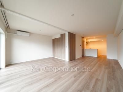 Living-Dining ※Photo of the same layout on 7 floor. Decoration and fixture may differ.