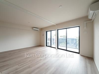 Bedroom ※Photo of the same layout on 7 floor. Decoration and fixture may differ.