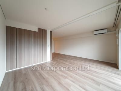 Bedroom ※Photo of the same layout on 7 floor. Decoration and fixture may differ.