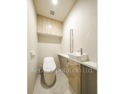 Lavatory ※Photo of the same layout on 7 floor. Decoration and fixture may differ.