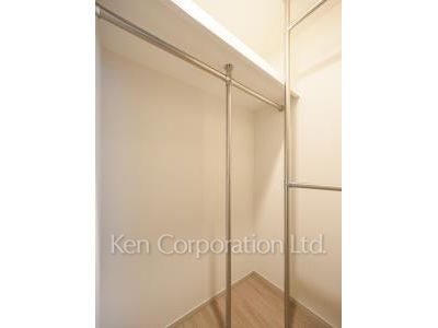 Walk-In Closet ※Photo of the same layout on 6 floor. Decoration and fixture may differ.