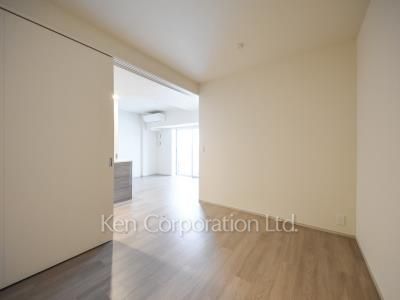 Bedroom ※Photo of the same layout on 6 floor. Decoration and fixture may differ.