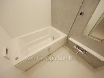 Bath ※Photo of the same layout on 6 floor. Decoration and fixture may differ.