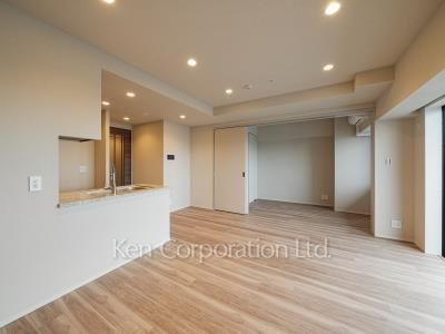 Living-Dining ※Photo of the same layout on 14 floor. Decoration and fixture may differ.