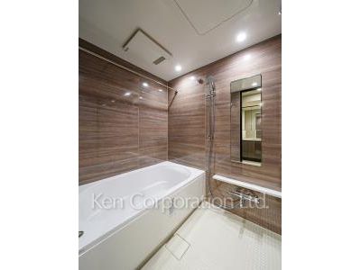 Bath ※Photo of the same layout on 14 floor. Decoration and fixture may differ.