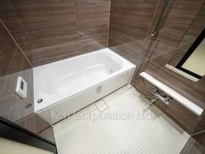 Bath ※Photo of the same layout on 14 floor. Decoration and fixture may differ.