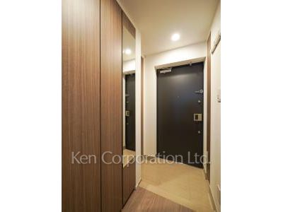 Entrance ※Photo of the same layout on 4 floor. Decoration and fixture may differ.