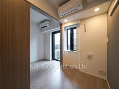 Bedroom ※Photo of the same layout on 4 floor. Decoration and fixture may differ.