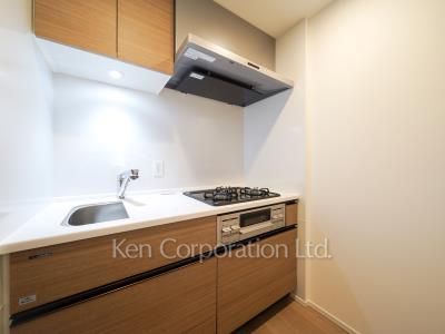 Kitchen ※Photo of the same layout on 4 floor. Decoration and fixture may differ.