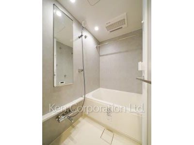 Bath ※Photo of the same layout on 4 floor. Decoration and fixture may differ.