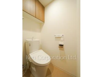 Lavatory ※Photo of the same layout on 4 floor. Decoration and fixture may differ.