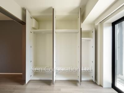 Closet ※Photo of the same layout on 4 floor. Decoration and fixture may differ.