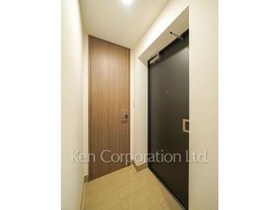 Entrance ※Photo of the same layout on 4 floor. Decoration and fixture may differ.