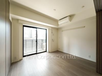 Bedroom ※Photo of the same layout on 4 floor. Decoration and fixture may differ.