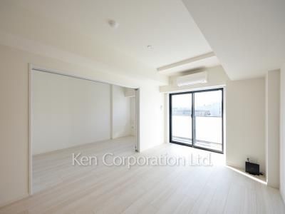 Living-Dining ※Photo of the same layout on 5 floor. Decoration and fixture may differ.