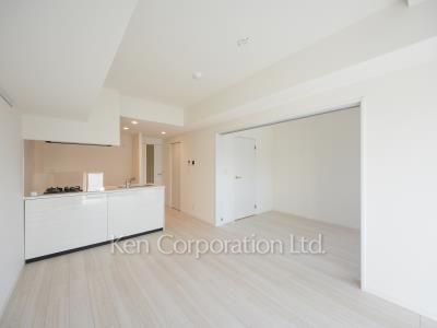 Living-Dining ※Photo of the same layout on 5 floor. Decoration and fixture may differ.