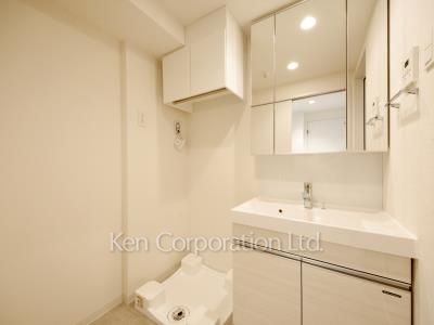 Powder Room ※Photo of the same layout on 5 floor. Decoration and fixture may differ.