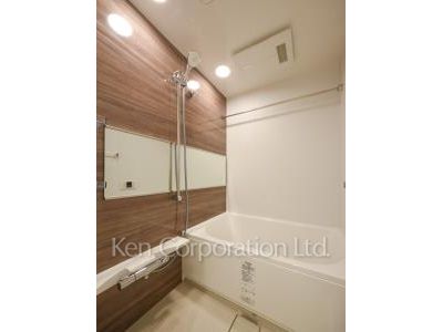 Bath ※Photo of the same layout on 5 floor. Decoration and fixture may differ.