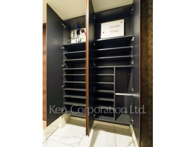 Shoes Closet