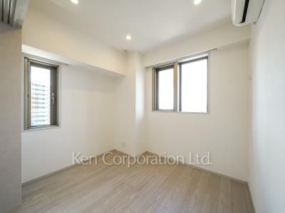 Bedroom ※Photo of the same layout on 11 floor. Decoration and fixture may differ.