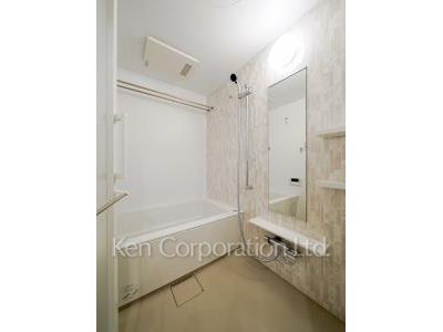 Bath ※Photo of the same layout on 11 floor. Decoration and fixture may differ.
