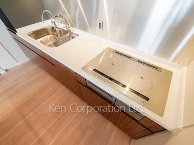 Kitchen ※Photo of the same layout on 29 floor. Decoration and fixture may differ.