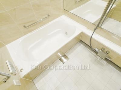 Bath ※Photo of the same layout on 29 floor. Decoration and fixture may differ.