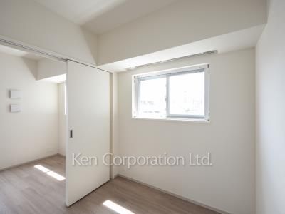 Bedroom ※Photo of the same layout on 6 floor. Decoration and fixture may differ.