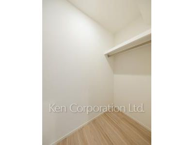 Walk-In Closet ※Photo of the same layout on 6 floor. Decoration and fixture may differ.