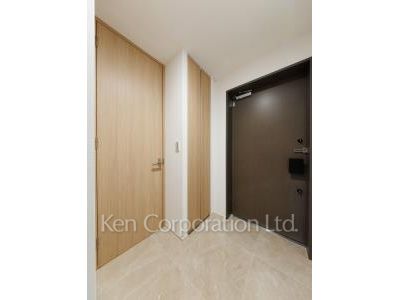 Entrance ※Photo of the same layout on 6 floor. Decoration and fixture may differ.