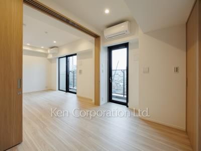 Bedroom ※Photo of the same layout on 6 floor. Decoration and fixture may differ.