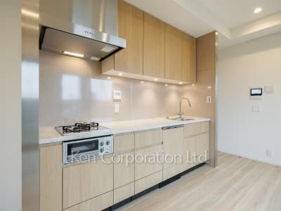 Kitchen ※Photo of the same layout on 6 floor. Decoration and fixture may differ.