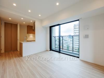 Living-Dining ※Photo of the same layout on 8 floor. Decoration and fixture may differ.