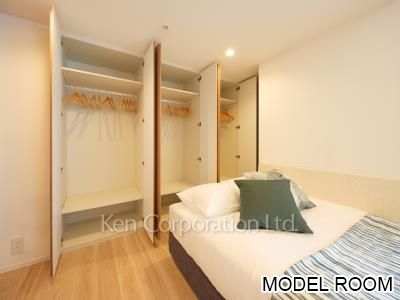 Closet ※Staged Unit ※Photo of the same layout on 15 floor. Decoration and fixture may differ.