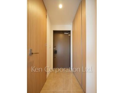 Entrance ※Photo of the same layout on 15 floor. Decoration and fixture may differ.