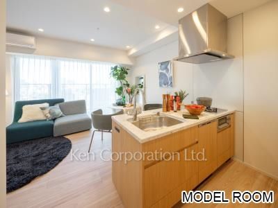 Kitchen ※Staged Unit ※Photo of the same layout on 15 floor. Decoration and fixture may differ.